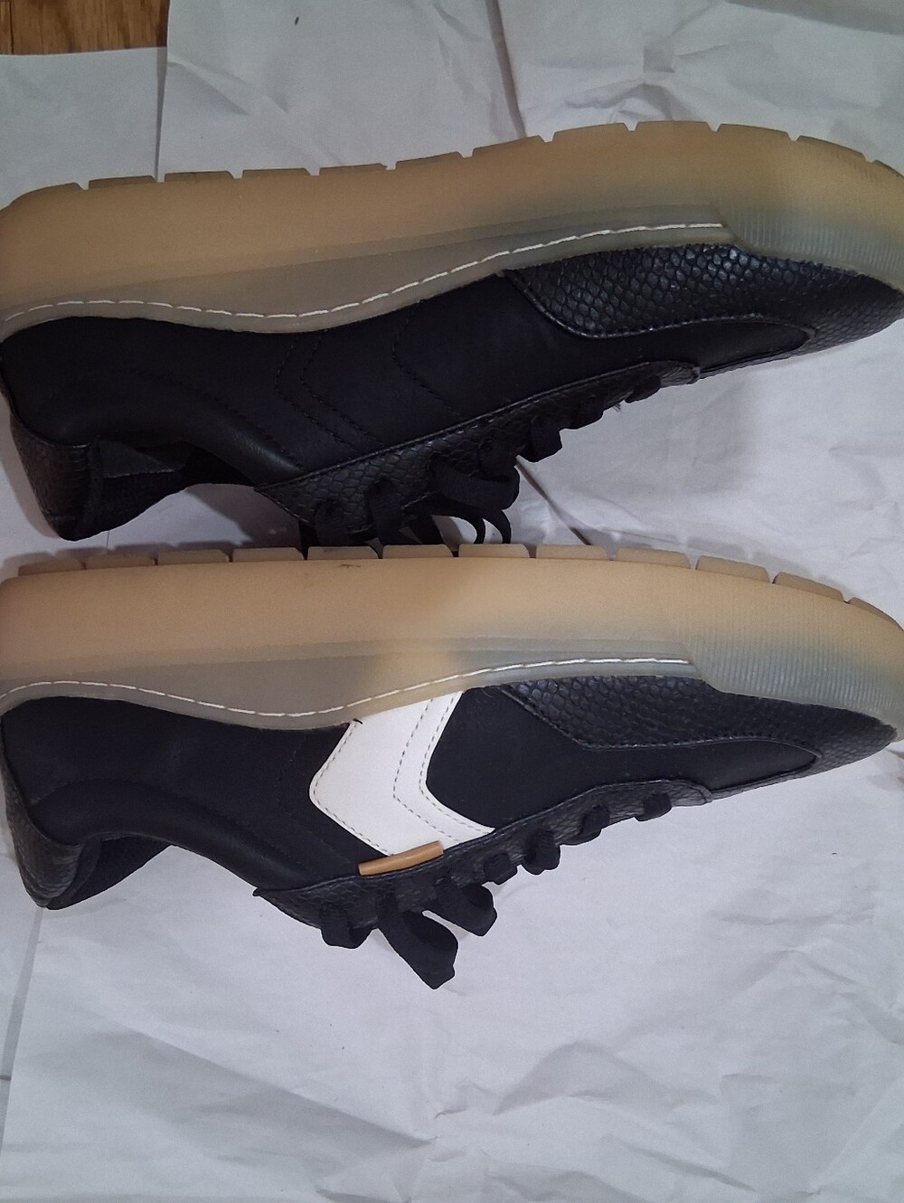 Dr. Scholl's Black Women's Lace-Up Sneakers